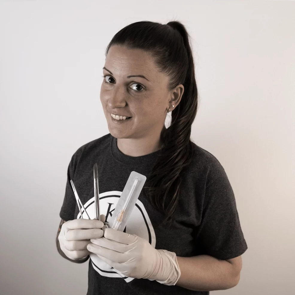 anafinelines tatuadora linea fina en barcelona