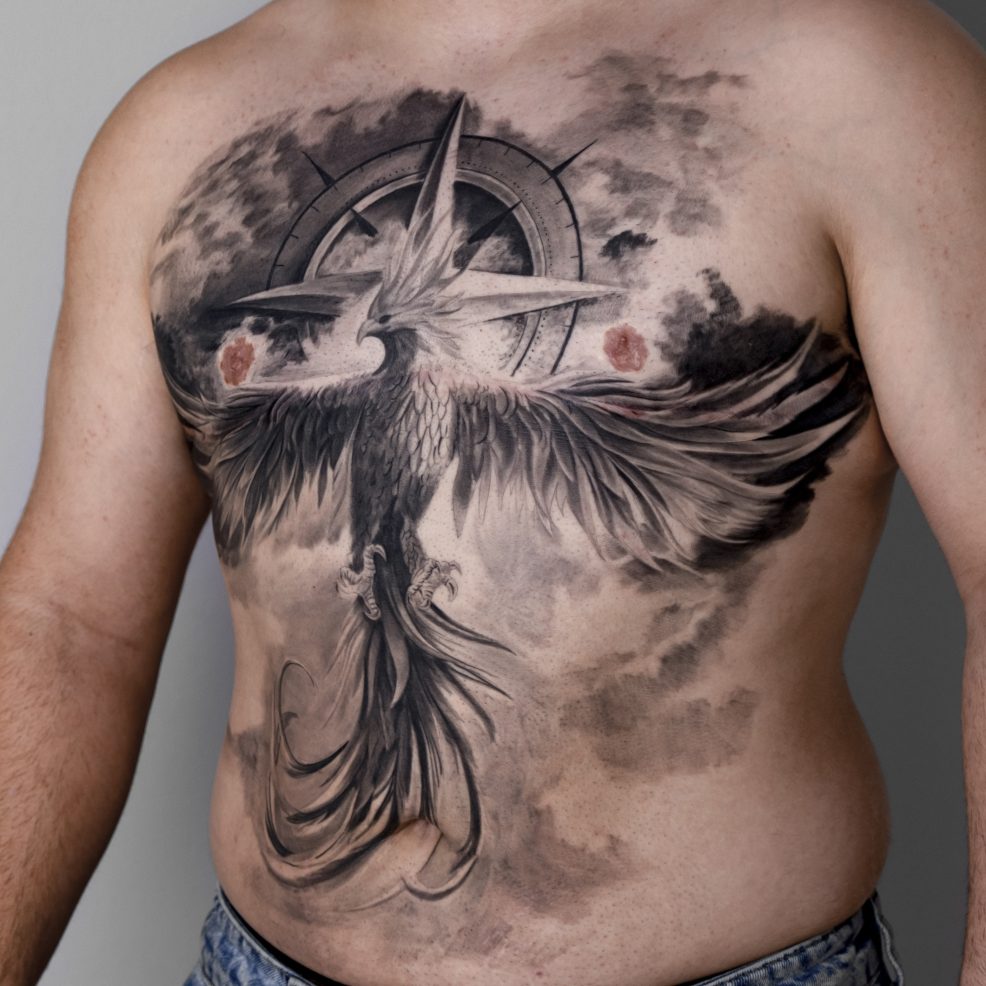Ave fénix tattoo realismo